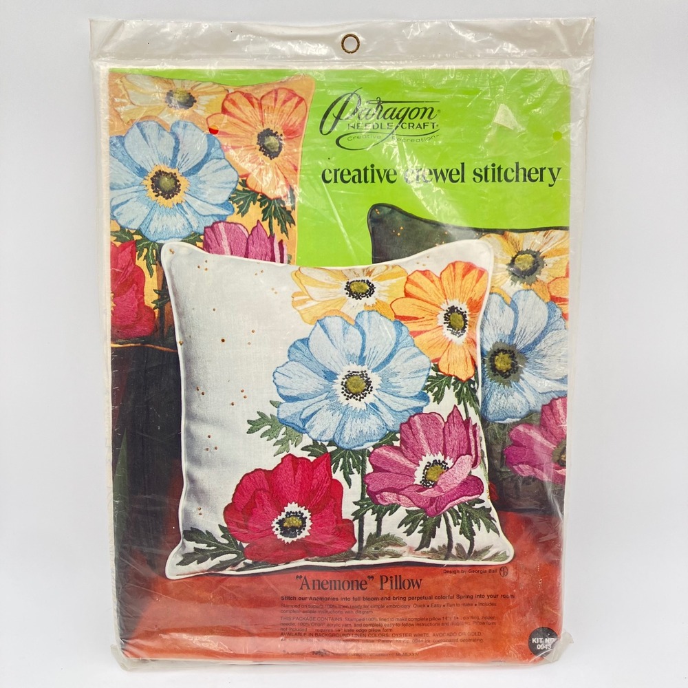 Vintage 1974 Paragon Creative Jewel Stitchery Anemone Pillow Kit 0943 Floral NEW